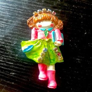 Vintage 👩🏻‍🏫schoolgirl🧑🏽‍🏫 brooch
